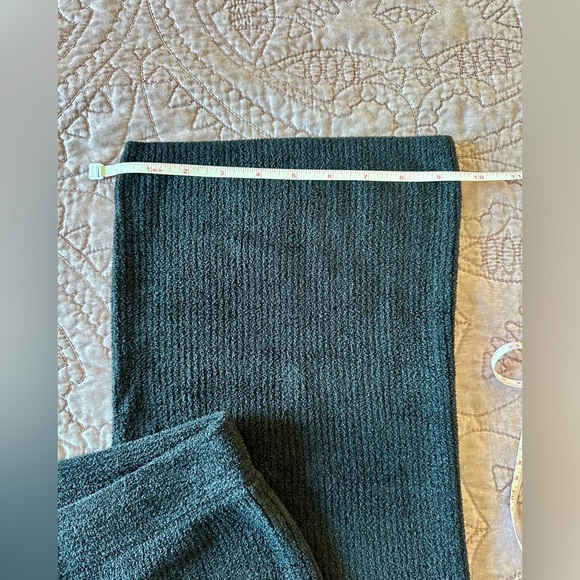 Barefoot Dreams Regular CozyChic Ultra Lite Ribbed Slit Crop Pant - XS - Picture 11 of 15